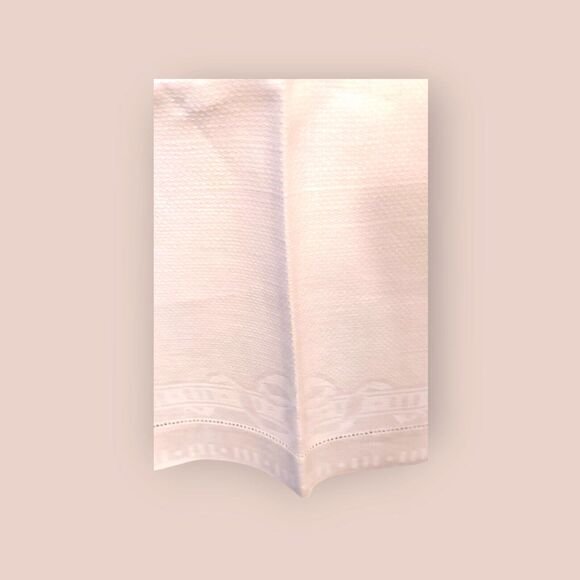 Vintage White Hand Towels w/ Border Motifs Excellent Condition (Set of 3) 20x36" - Picture 1 of 16